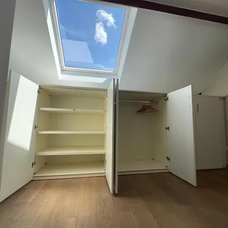 Escape In A Charming House *