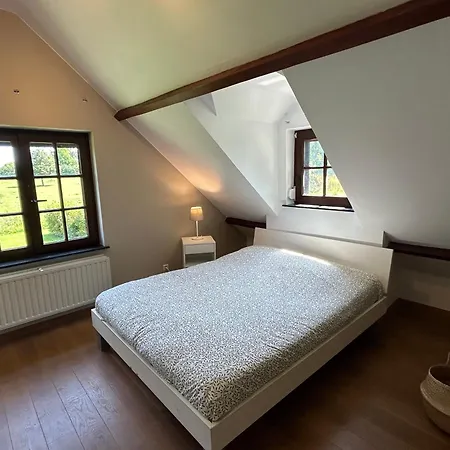 Escape In A Charming House * 펠루이