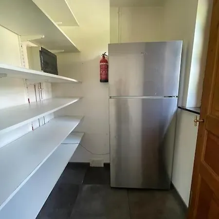 Escape In A Charming House 펠루이